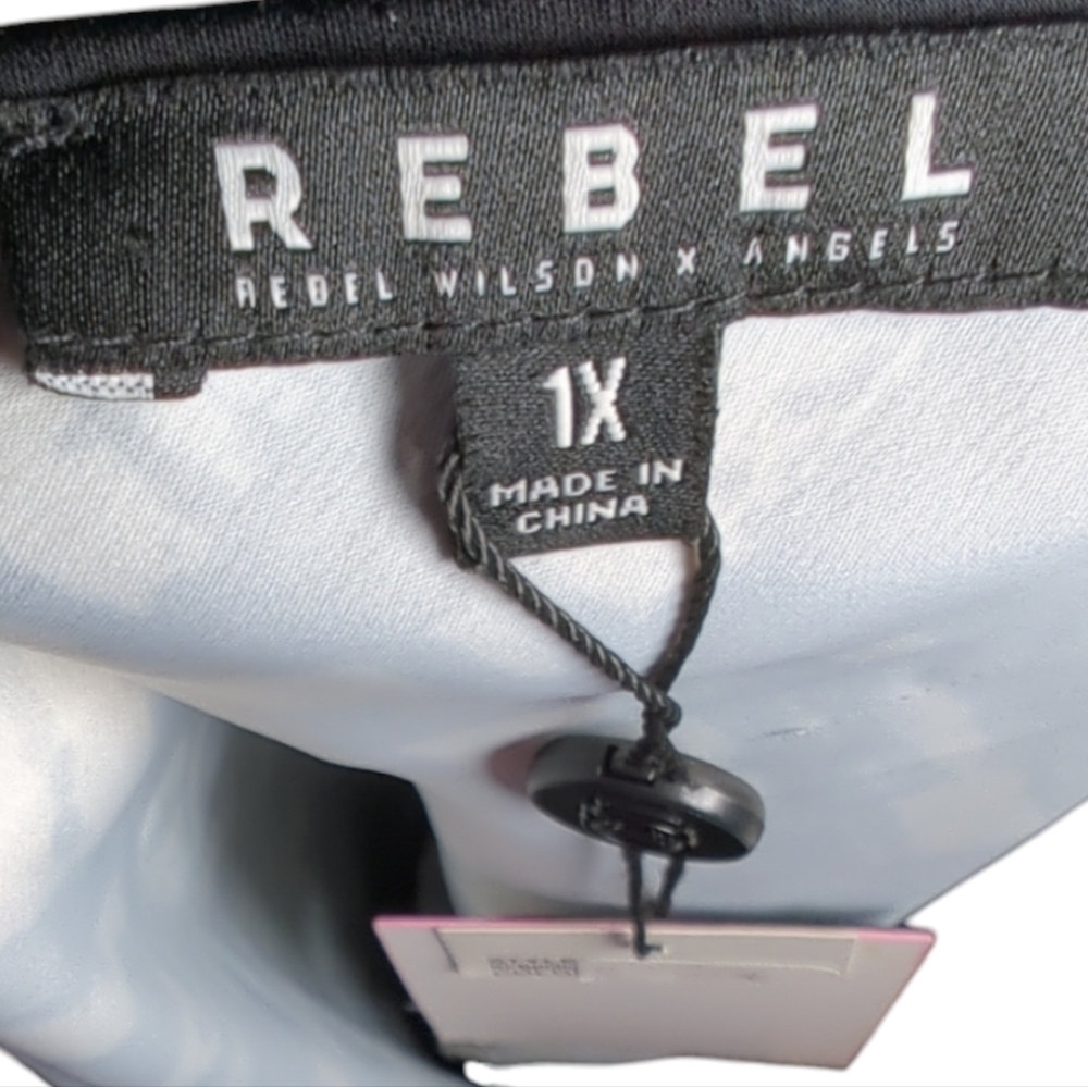 NWT Rebel X Angel Cold Shoulder Checker Top Size 1X - Picture 3 of 6